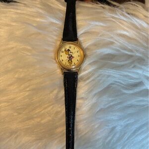 Women’s Vintage Minnie Mouse Gold-Tone Collectible Wristwatch